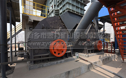 錘式破碎機(jī)現(xiàn)場(chǎng)圖