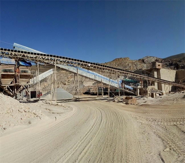 在砂石生產線中篩分工作怎樣正確開工?