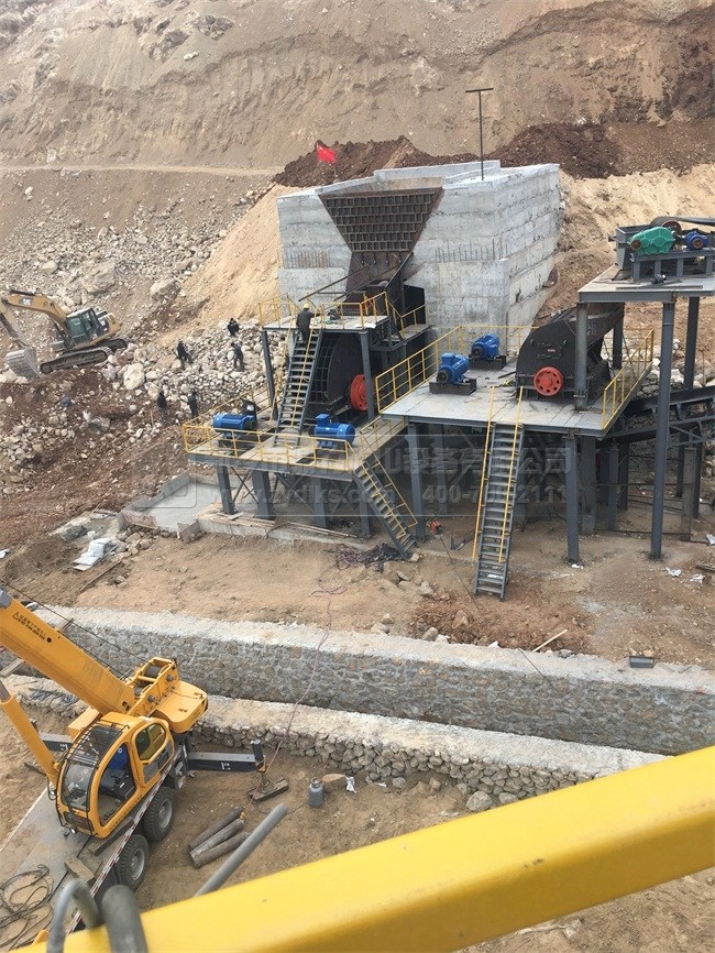 石料生產線工作中破碎機堵料的原因和解決方案