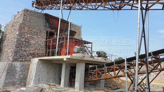 山東破碎機(jī)工作時產(chǎn)生粉塵怎么處理?