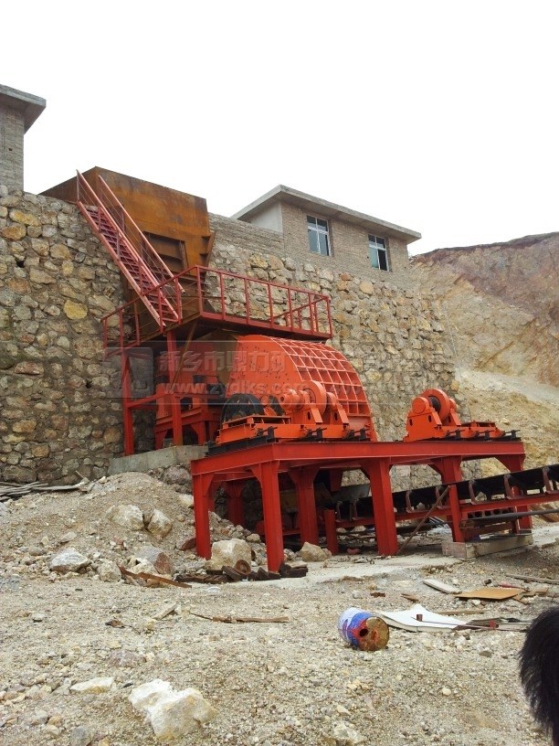 影響破碎機工作指標的因素