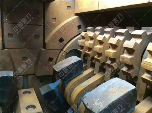 錘式破碎機錘頭材料選擇需要考慮的因素